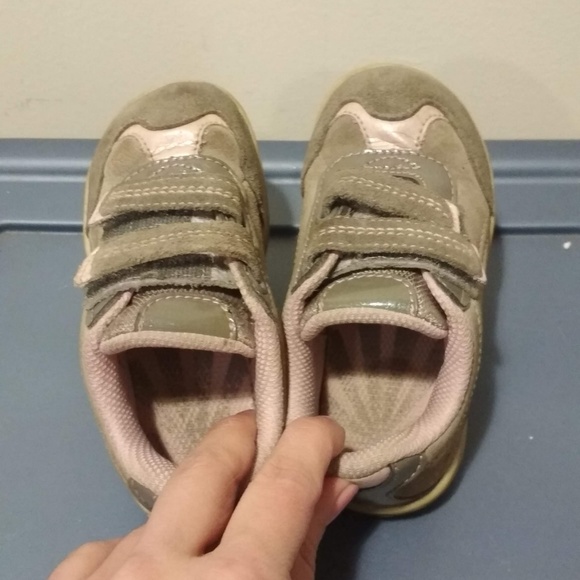 stride rite suede toddler shoes. used. size 7M - Picture 3 of 4